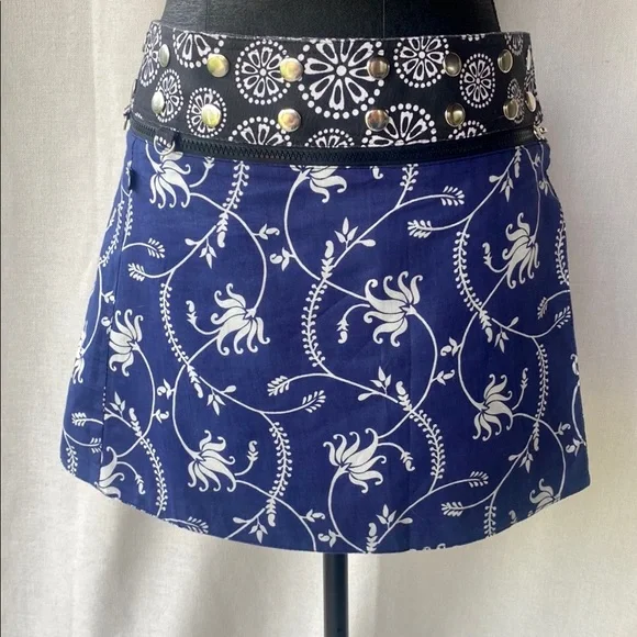 Zand Amsterdam Reversible Skirt - Picture 2 of 6